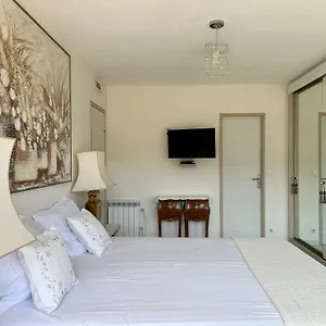 Appartement Metro Gambetta, Paris